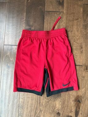 Medium Nike Athletic Basketball Shorts